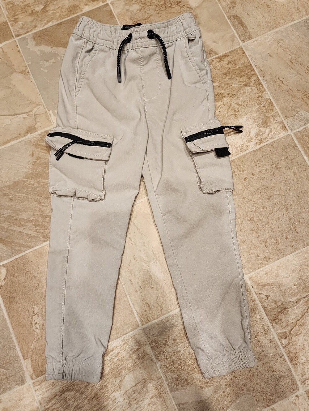 Six Lincoln NY Tech Stretch Cargo Kids Light Gray Cargo Joggers with Zip Pockets